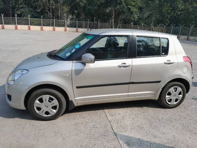 https://images10.gaadi.com/usedgaadi-sellcar/UsedCar/e58b72b2-3bf9-4f9b-bab4-5b982c823e7f/8f2b4d5a-f637-4d56-81c3-01f63ace21c4.jpg?imwidth=6400