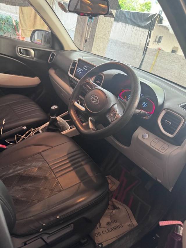 https://images10.gaadi.com/usedgaadi-sellcar/UsedCar/e58b8e73a/03a45e79-1c43-4a95-9ee6-bc14bea905e8.jpeg?imwidth=6400