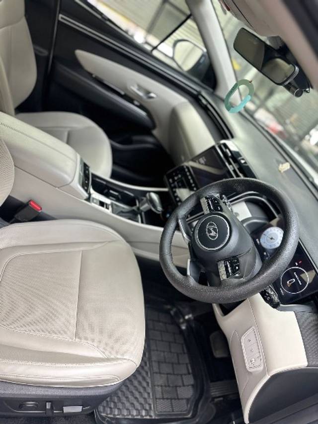 https://images10.gaadi.com/usedgaadi-sellcar/UsedCar/e58c31eda/dff67a0e-802b-4a3d-b633-238f2ecbf091.jpeg?imwidth=6402