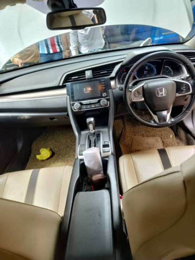 https://images10.gaadi.com/usedgaadi-sellcar/UsedCar/e58c3ac5a/6799513c-2e33-431a-99d1-28565dd16789.jpg?imwidth=6402