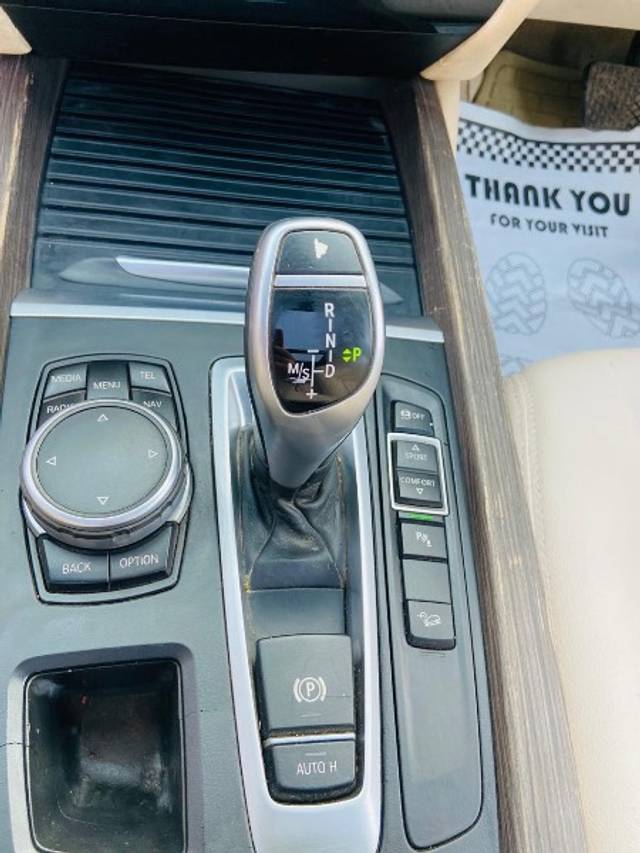 https://images10.gaadi.com/usedgaadi-sellcar/UsedCar/e58c3b59a/f9d7c6c1-1dc0-417e-a872-3090c5428e4c.jpeg?imwidth=6402