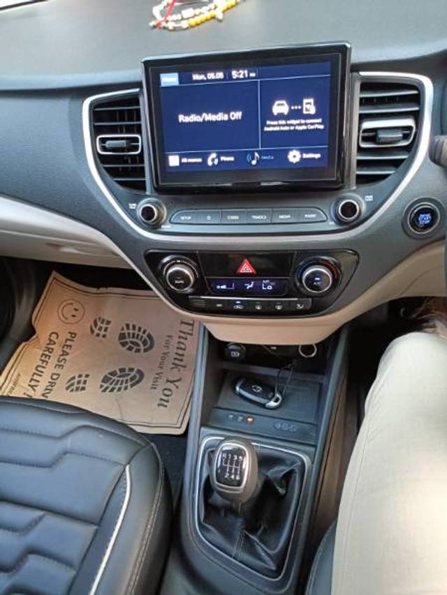 https://images10.gaadi.com/usedgaadi-sellcar/UsedCar/e58c4e59a/1ef49044-cdaa-4fd5-aafe-60f3f2cd196a.jpg?imwidth=6401