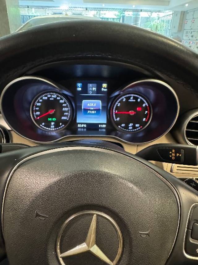 https://images10.gaadi.com/usedgaadi-sellcar/UsedCar/e58c6c13a/ca8f4f1c-e0e4-47ae-8289-b0582d4248c8.jpeg?imwidth=6402