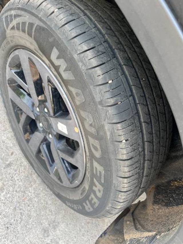 https://images10.gaadi.com/usedgaadi-sellcar/UsedCar/e58cd693a/a9935bc1-0011-4dc3-8935-07298b7feffc.jpg?imwidth=6402