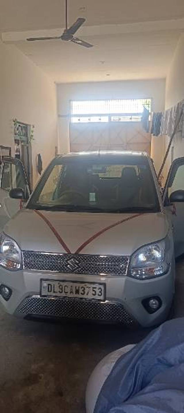 https://images10.gaadi.com/usedgaadi-sellcar/UsedCar/e58d0ad8a/5d6415f5-0de3-4088-8cda-f842d230997f.jpg?imwidth=6400