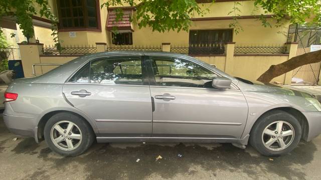 https://images10.gaadi.com/usedgaadi-sellcar/UsedCar/e58d4e55a/e6a6e810-25ce-40df-b7ee-19a444c90c46.jpeg?imwidth=6401