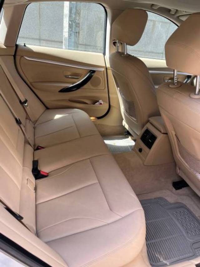 https://images10.gaadi.com/usedgaadi-sellcar/UsedCar/e58d6253a/5c81de47-78ec-4a6a-a301-cdf7d0b66423.jpeg?imwidth=6402