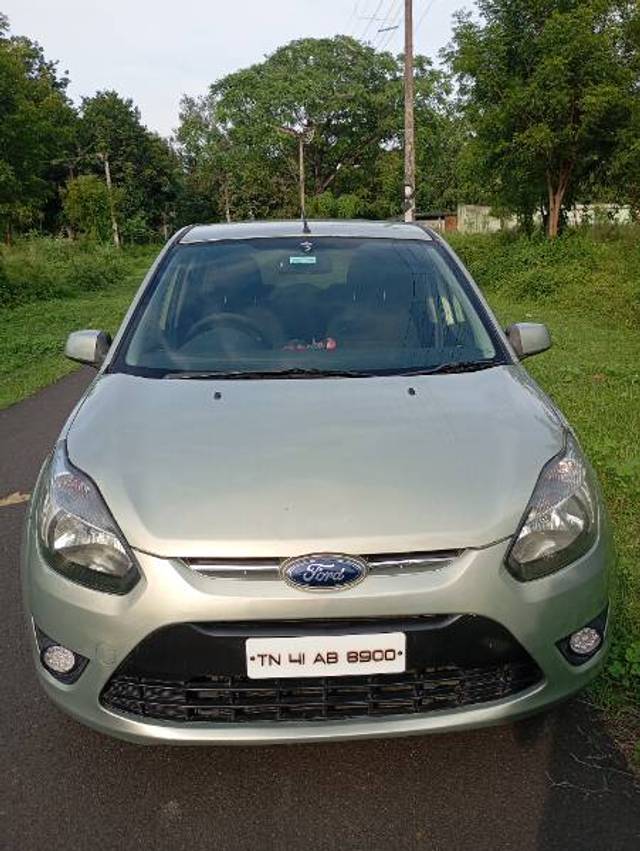 https://images10.gaadi.com/usedgaadi-sellcar/UsedCar/e58d9052a/9089a8dc-08f3-4b1e-864a-12f613e343b8.jpg?imwidth=6400