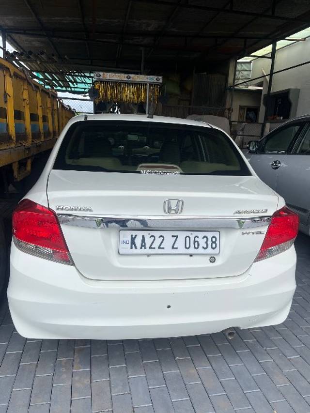 https://images10.gaadi.com/usedgaadi-sellcar/UsedCar/e58db29ea/c86dacd6-158e-43e9-b4aa-2b0939a267e7.jpeg?imwidth=6400
