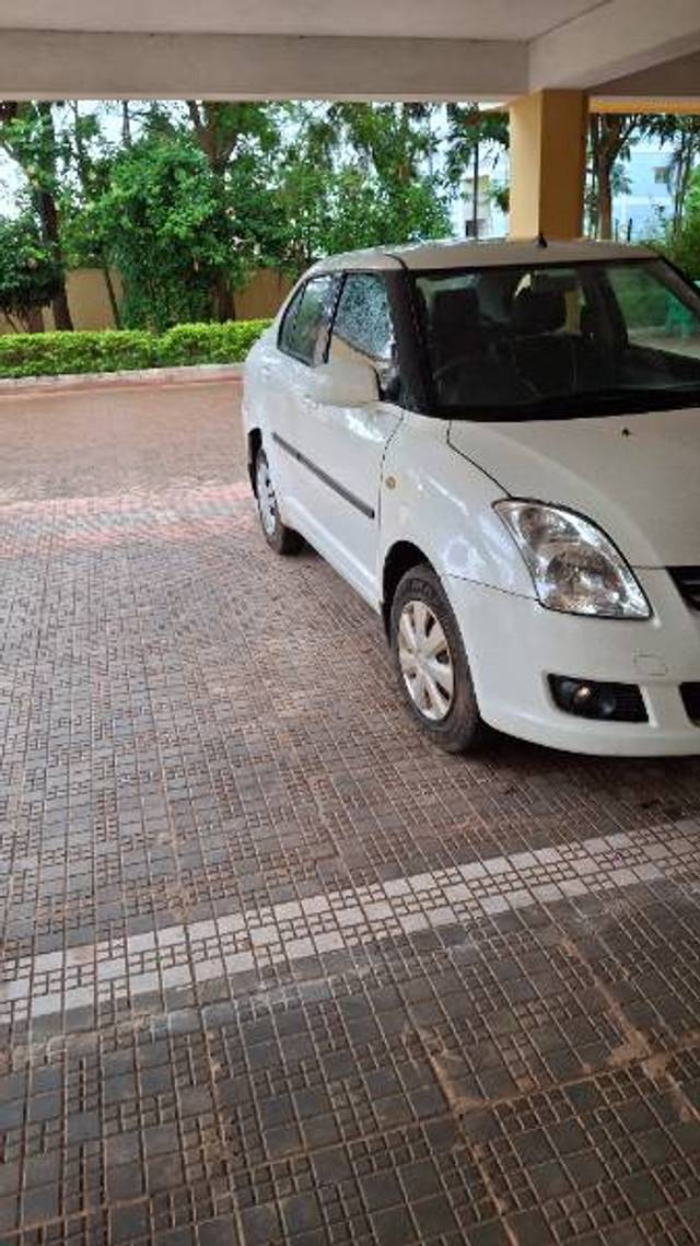 https://images10.gaadi.com/usedgaadi-sellcar/UsedCar/e58dcd8aa/edffb95d-fc5d-4b68-9164-919ef471c6fc.jpg?imwidth=6401
