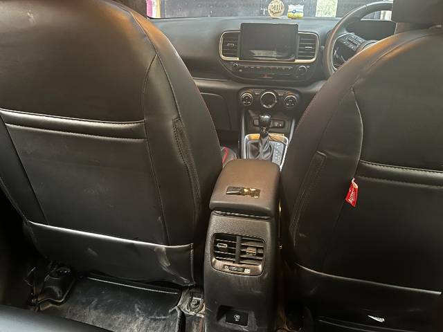 https://images10.gaadi.com/usedgaadi-sellcar/UsedCar/e58e1fb4a/6fec5cee-d084-4ecc-b193-090a14b2949e.jpeg?imwidth=6401