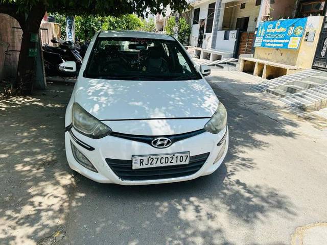 https://images10.gaadi.com/usedgaadi-sellcar/UsedCar/e58e4cbaa/3793dfbf-10e2-4b0d-9425-85ac8b1decac.jpeg?imwidth=6401