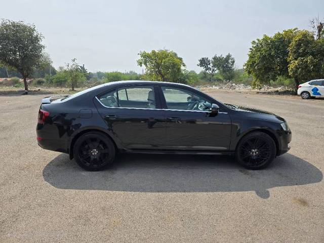 https://images10.gaadi.com/usedgaadi-sellcar/UsedCar/e58ecb4ca/ae817416-e4b6-4d5a-92bd-93313a603b45.jpg?imwidth=6401