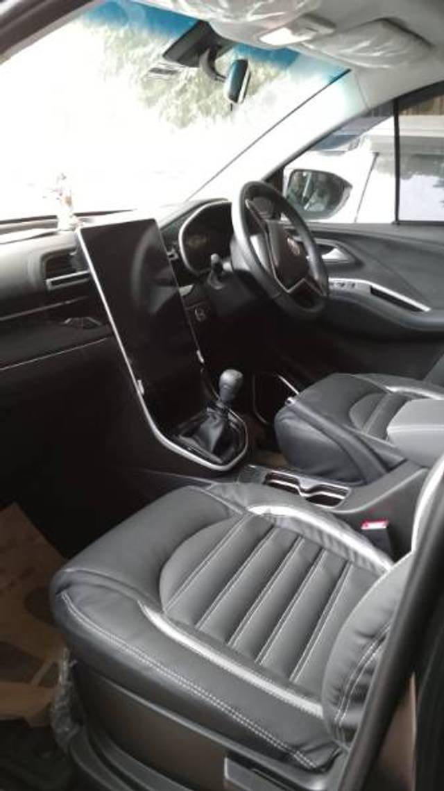 https://images10.gaadi.com/usedgaadi-sellcar/UsedCar/e58ed429a/613462b0-b8ff-49cd-acea-7dff1b6f26fe.jpg?imwidth=6402