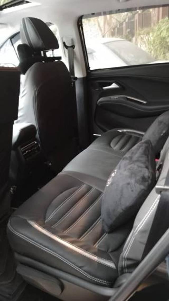 https://images10.gaadi.com/usedgaadi-sellcar/UsedCar/e58ed429a/850453b2-2e2a-4f8e-83ad-12b2f38686b3.jpg?imwidth=6401
