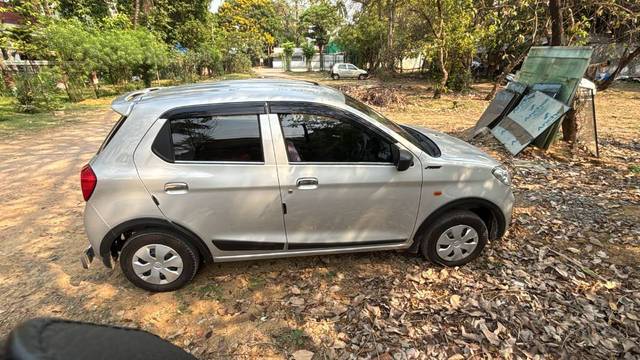 https://images10.gaadi.com/usedgaadi-sellcar/UsedCar/e58efd17a/7b9005f3-c323-4a9d-996f-627112b2894c.jpg?imwidth=6401
