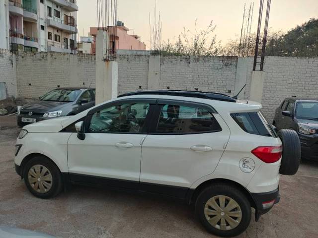 https://images10.gaadi.com/usedgaadi-sellcar/UsedCar/e58f0363a/bc8c3814-1f8d-4c88-a5cc-9bb8931cd2a5.jpg?imwidth=6402