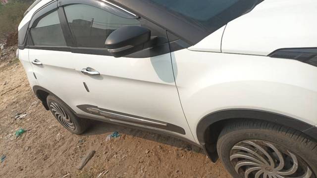 https://images10.gaadi.com/usedgaadi-sellcar/UsedCar/e58f0b23a/18ae9a7e-be59-4a42-af3e-979f75b15746.jpg?imwidth=6401