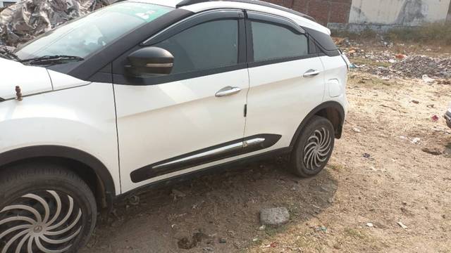 https://images10.gaadi.com/usedgaadi-sellcar/UsedCar/e58f0b23a/23d3b1b2-ed42-44b8-926b-4e0b2414d56d.jpg?imwidth=6402