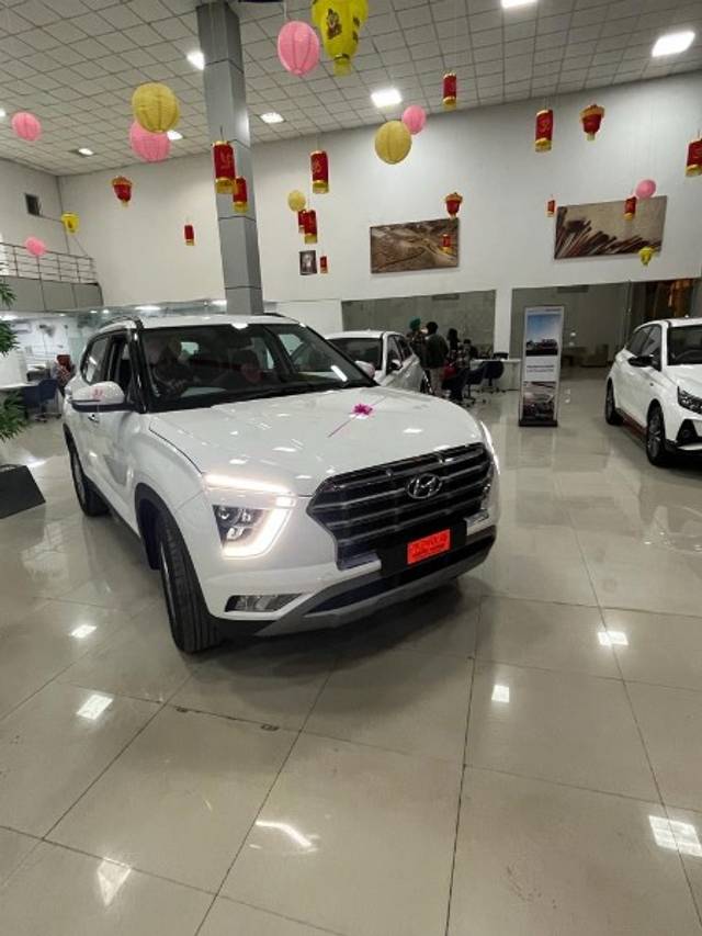 https://images10.gaadi.com/usedgaadi-sellcar/UsedCar/e58f0b61a/672452f4-ebcb-40bd-ad7b-48a13066f7ef.jpeg?imwidth=6402