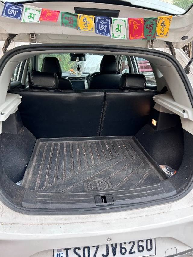 https://images10.gaadi.com/usedgaadi-sellcar/UsedCar/e58f1226a/3f39c597-1e60-4a44-b246-6944cecbcb91.jpeg?imwidth=6402