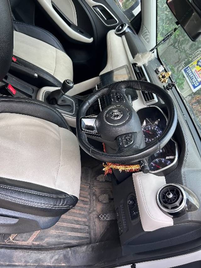 https://images10.gaadi.com/usedgaadi-sellcar/UsedCar/e58f1226a/db759b3f-ca69-4219-9288-460cbfc882c0.jpeg?imwidth=6401