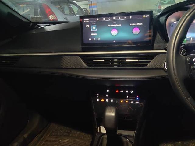 https://images10.gaadi.com/usedgaadi-sellcar/UsedCar/e58f1e4aa/3d80a8f2-946f-4517-9e52-51314d21757f.jpg?imwidth=6402
