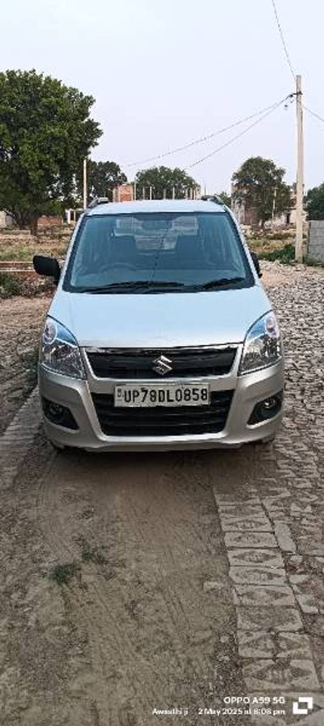 https://images10.gaadi.com/usedgaadi-sellcar/UsedCar/e58f33e6a/613e3349-1d47-48e9-a651-a5b0de4c433b.jpg?imwidth=6400