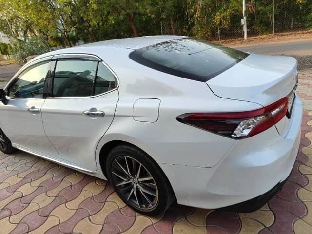 https://images10.gaadi.com/usedgaadi-sellcar/UsedCar/e58f476aa/59f835f0-8463-4f59-8b38-e47645ffc125.jpg?imwidth=6402