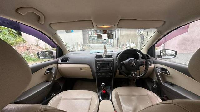 https://images10.gaadi.com/usedgaadi-sellcar/UsedCar/e58f8586a/8991d886-b81f-44be-b378-60b0fb3f6c94.jpg?imwidth=6401