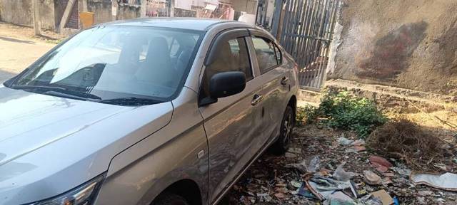 https://images10.gaadi.com/usedgaadi-sellcar/UsedCar/e58fd779a/9bf6a116-d67d-40df-b47e-344a54d8ab6c.jpg?imwidth=6402