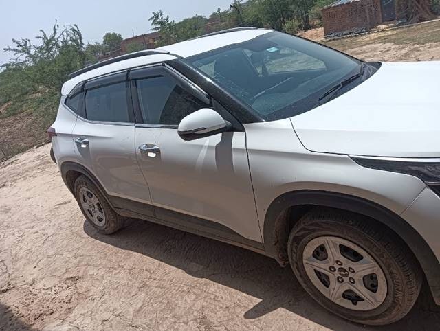 https://images10.gaadi.com/usedgaadi-sellcar/UsedCar/e58fe575a/f5b5bdf2-38ae-4d32-9670-a591d361e78d.jpeg?imwidth=6402