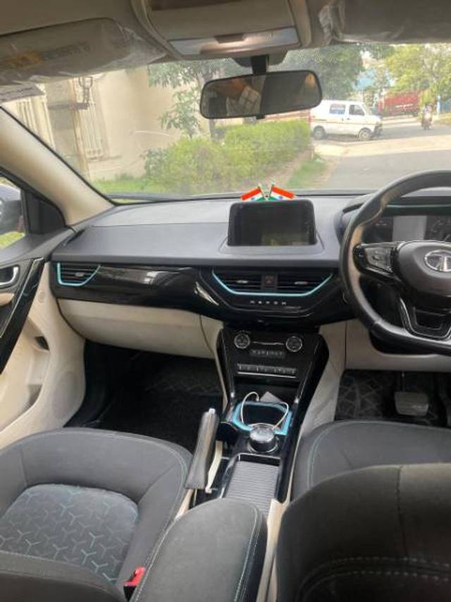 https://images10.gaadi.com/usedgaadi-sellcar/UsedCar/e590051ca/e58987a9-cc91-422e-a62b-71f8b09578c0.jpg?imwidth=6401