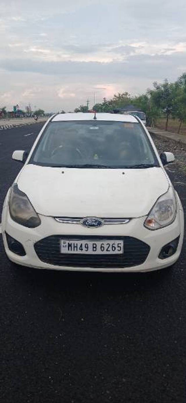 https://images10.gaadi.com/usedgaadi-sellcar/UsedCar/e5901382a/54c3b6f3-fcbd-4970-837b-830e25eeb5ee.jpg?imwidth=6400