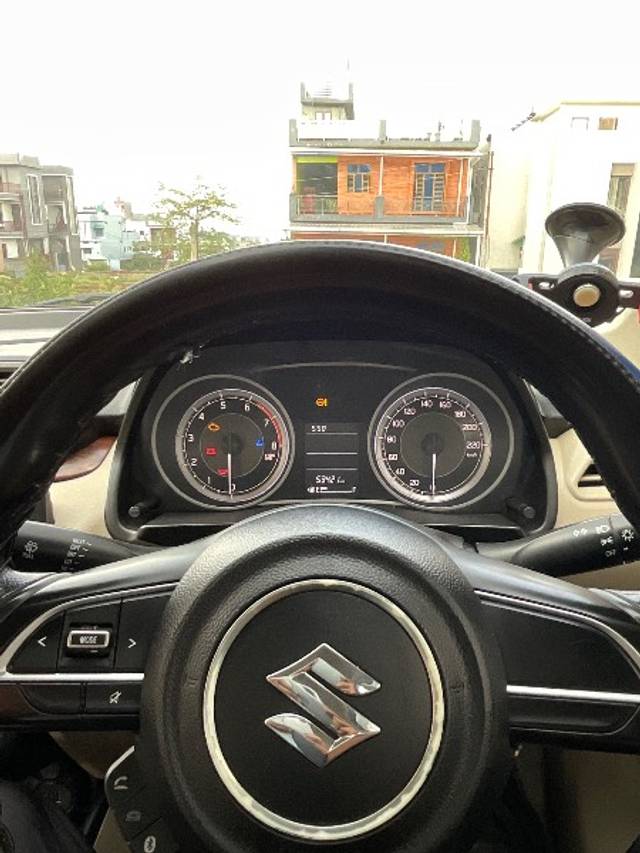 https://images10.gaadi.com/usedgaadi-sellcar/UsedCar/e59033b6a/1bb5187d-df77-42e6-bb2a-e3c1ab321b81.jpeg?imwidth=6402