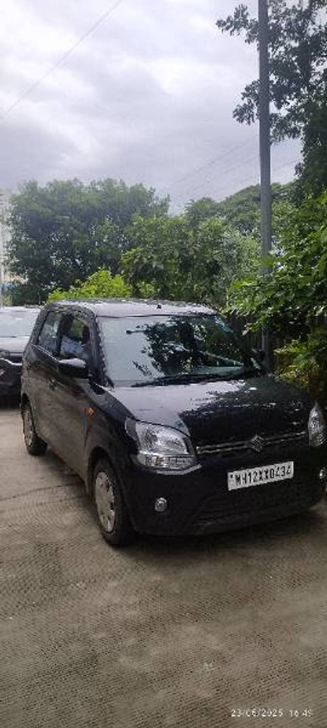 https://images10.gaadi.com/usedgaadi-sellcar/UsedCar/e59035bda/e53985b4-3a2f-4542-8a0b-1cb03f42c8ea.jpg?imwidth=6400