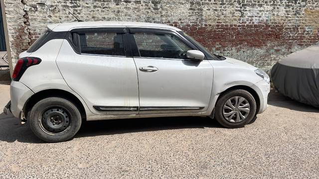 https://images10.gaadi.com/usedgaadi-sellcar/UsedCar/e59086f1a/62ea8b17-036d-441c-8a38-ca6f70489f19.jpeg?imwidth=6401
