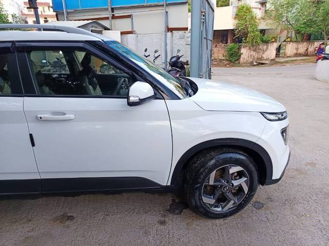 https://images10.gaadi.com/usedgaadi-sellcar/UsedCar/e5909284a/ef85aa53-5179-4141-b79d-12ab31f44886.jpg?imwidth=6401