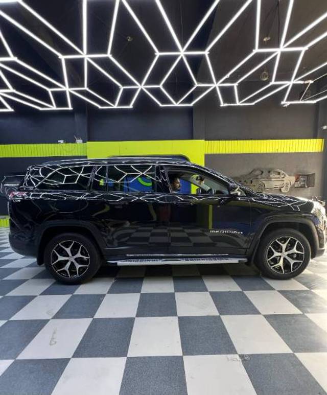 https://images10.gaadi.com/usedgaadi-sellcar/UsedCar/e5909e61a/88e8106f-70b9-4b56-843a-05281f3d3893.jpg?imwidth=6401
