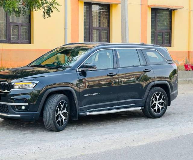 https://images10.gaadi.com/usedgaadi-sellcar/UsedCar/e5909e61a/c4567834-e9ff-4176-8afd-0a628e42a009.jpg?imwidth=6402