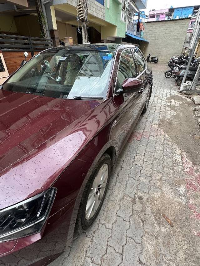 https://images10.gaadi.com/usedgaadi-sellcar/UsedCar/e590ac6aa/4a57681c-1b80-4529-9442-cf4c6de37e66.jpeg?imwidth=6400