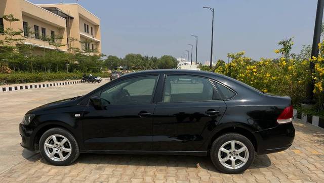 https://images10.gaadi.com/usedgaadi-sellcar/UsedCar/e590c788a/fb4e59a8-6e88-4792-8e2d-ffe51ec8657a.jpg?imwidth=6400