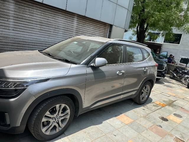 https://images10.gaadi.com/usedgaadi-sellcar/UsedCar/e590f7e7a/ca3941e1-cff9-435b-b02d-c0bfe0c06746.jpeg?imwidth=6400