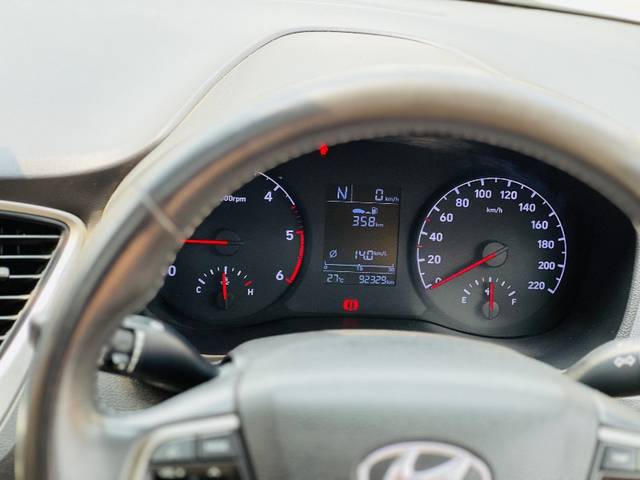 https://images10.gaadi.com/usedgaadi-sellcar/UsedCar/e5910927a/ed3329ec-31ec-46e6-a417-e22cf1ad4dad.jpeg?imwidth=6402