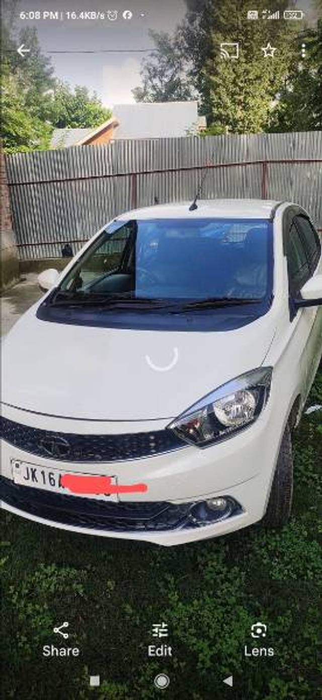 https://images10.gaadi.com/usedgaadi-sellcar/UsedCar/e591222fa/1c077eb0-292e-4536-8399-d6a1b9ad2803.jpg?imwidth=6400