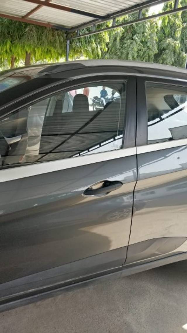 https://images10.gaadi.com/usedgaadi-sellcar/UsedCar/e5912b58a/f17cdecb-69c7-4f36-bd3e-f35ed27e9a5d.jpeg?imwidth=6401