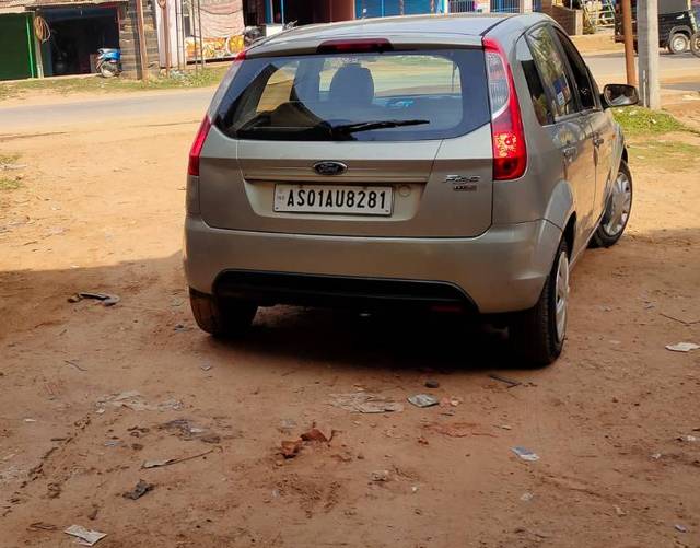 https://images10.gaadi.com/usedgaadi-sellcar/UsedCar/e59147bea/41868959-ff25-4dc3-adf2-475809fdc78a.jpg?imwidth=6402