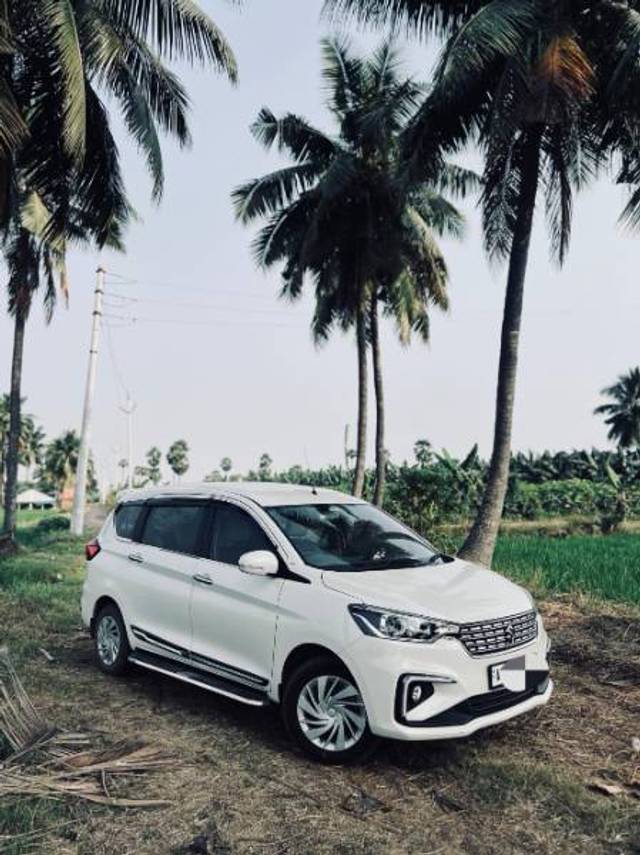 https://images10.gaadi.com/usedgaadi-sellcar/UsedCar/e591554fa/c667729f-bc1d-45e2-ad57-c760d8eae1a8.jpg?imwidth=6400