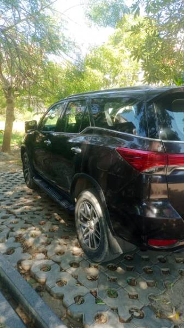 https://images10.gaadi.com/usedgaadi-sellcar/UsedCar/e5919751a/32a7a0ec-5222-4ef6-a2f2-71341a69c702.jpeg?imwidth=6402