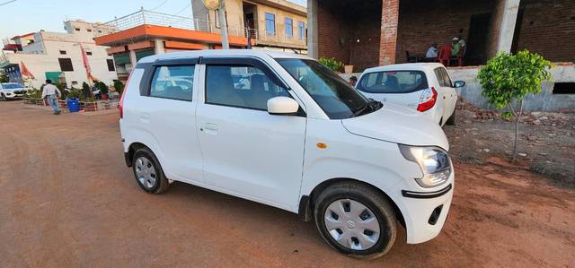 https://images10.gaadi.com/usedgaadi-sellcar/UsedCar/e591ce62a/ca7cc882-2a82-4fab-a4f9-15ffae5e88e3.jpg?imwidth=6400